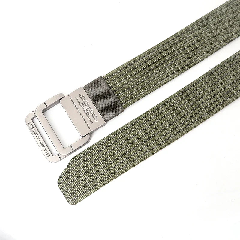 Accessoire mode : ceinture rayée pour homme et femme, boucle double anneau en métal robuste.