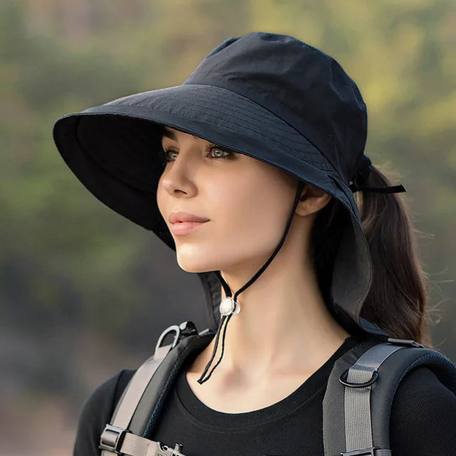 Chapeau de soleil femme anti-UV avec protection cou intégrée, idéal pour l'été et les activités extérieures.