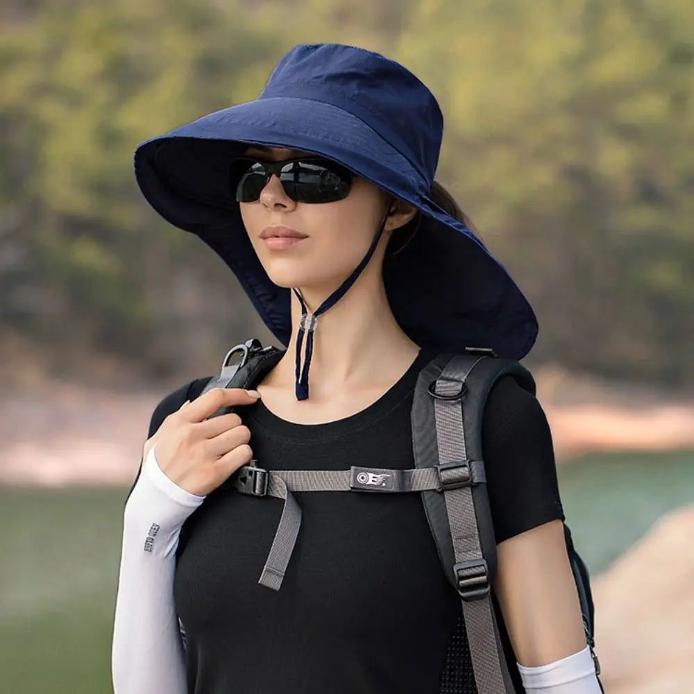 Chapeau de soleil femme réglable, anti-UV et protection cou, parfait pour sports d'été et activités.