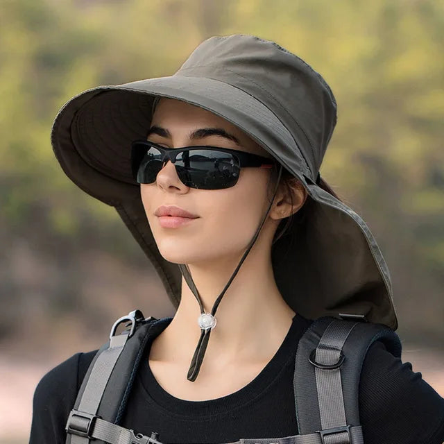 Chapeau de plage femme anti-UV pour voyage, protection solaire efficace du visage et du cou.
