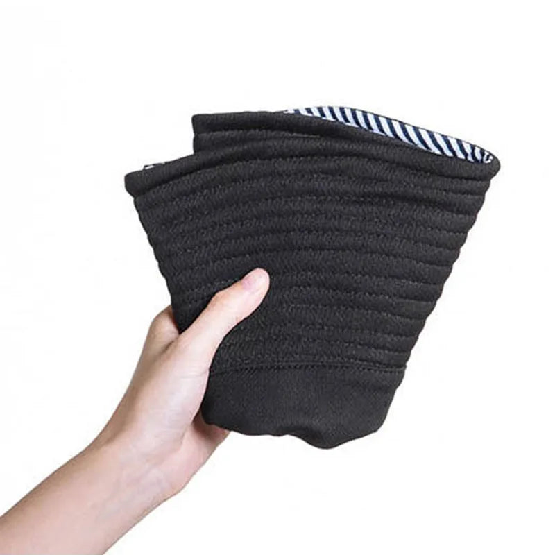 Chapeau seau élégant femme, motifs rayés noir/marine, réversible et anti-UV, parfait pour profiter du soleil en toute sérénité.