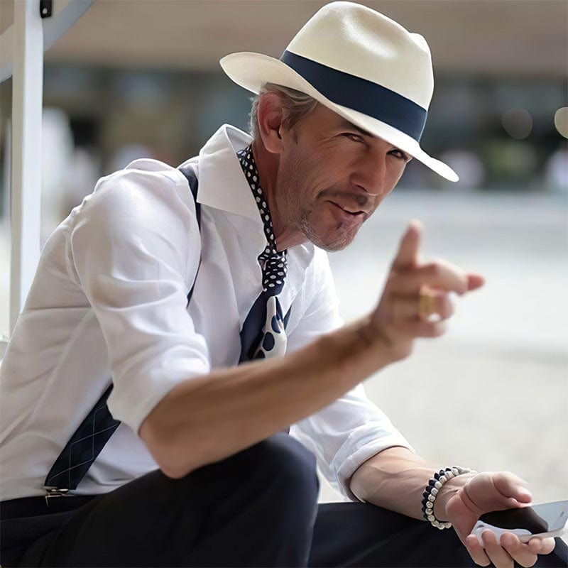 Chapeau unisexe classique fait main, élégant et léger. Idéal pour un style intemporel et la protection solaire.
