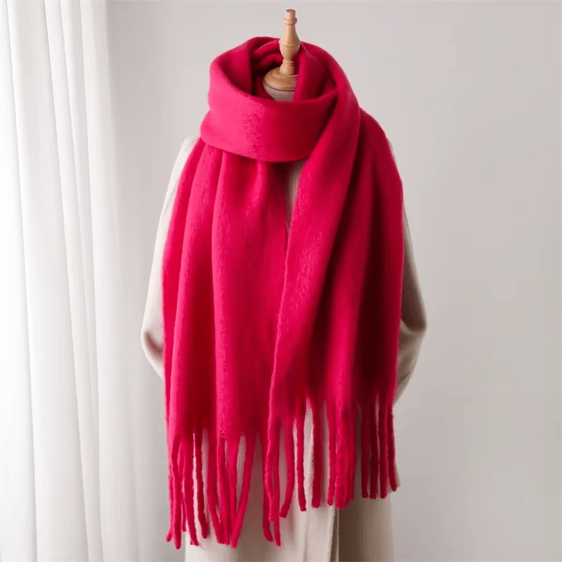 Écharpe femme multicolore, douce avec pompons. Accessoire hiver mode et élégant, apporte chaleur.