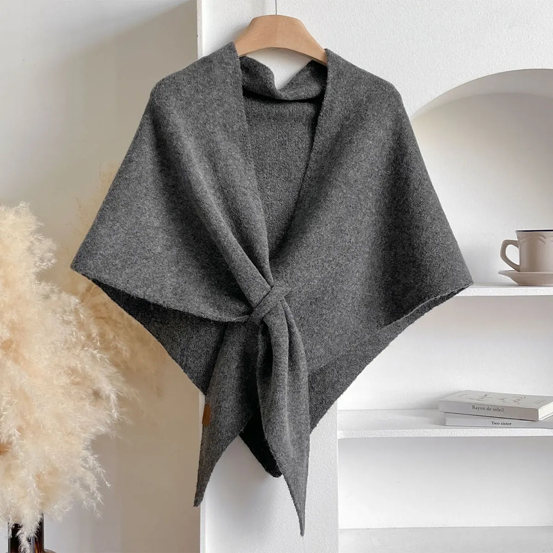 Mode femme: écharpe triangulaire chic et confortable, parfaite pour la saison automne-hiver.
