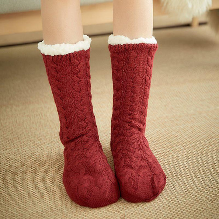 Accessoire confort: chaussettes chaudes et antidérapantes femme, parfaites pour le télétravail ou le repos.