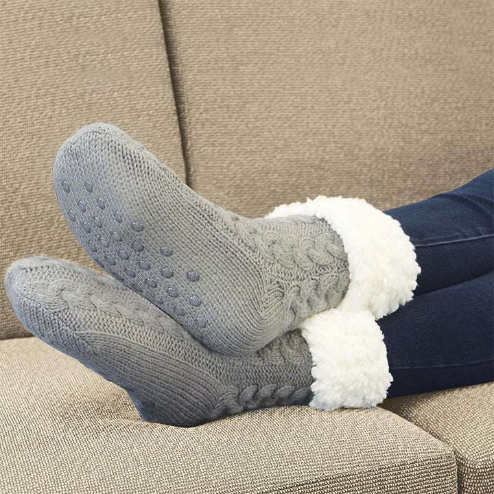 Chaussettes hivernales pour femmes, antidérapantes et chaudes pour un confort optimal à la maison.