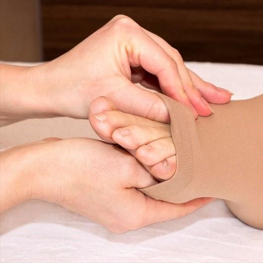 Chaussettes médicales de compression unisexe 20-30 mmHg favorisant la circulation sanguine et réduisant le gonflement des jambes.