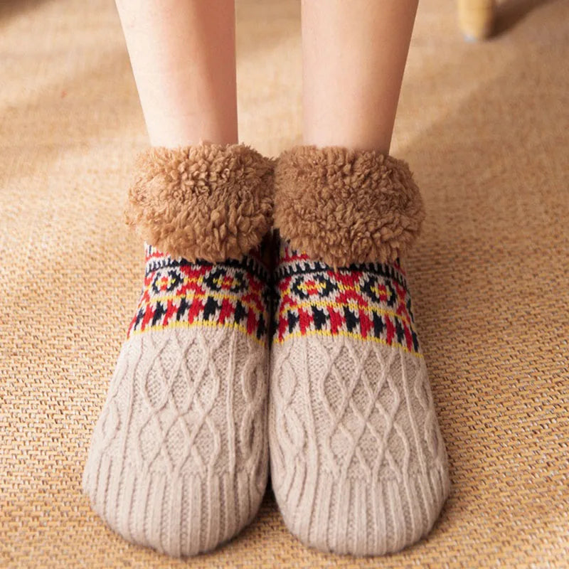 Chaussettes chaudes pour homme et femme, antidérapantes, idéales pour le yoga et la détente.