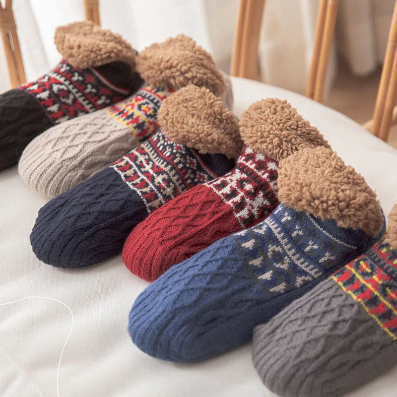 Chaussettes souples et douillettes, antidérapantes, pour le confort de vos pieds à la maison.