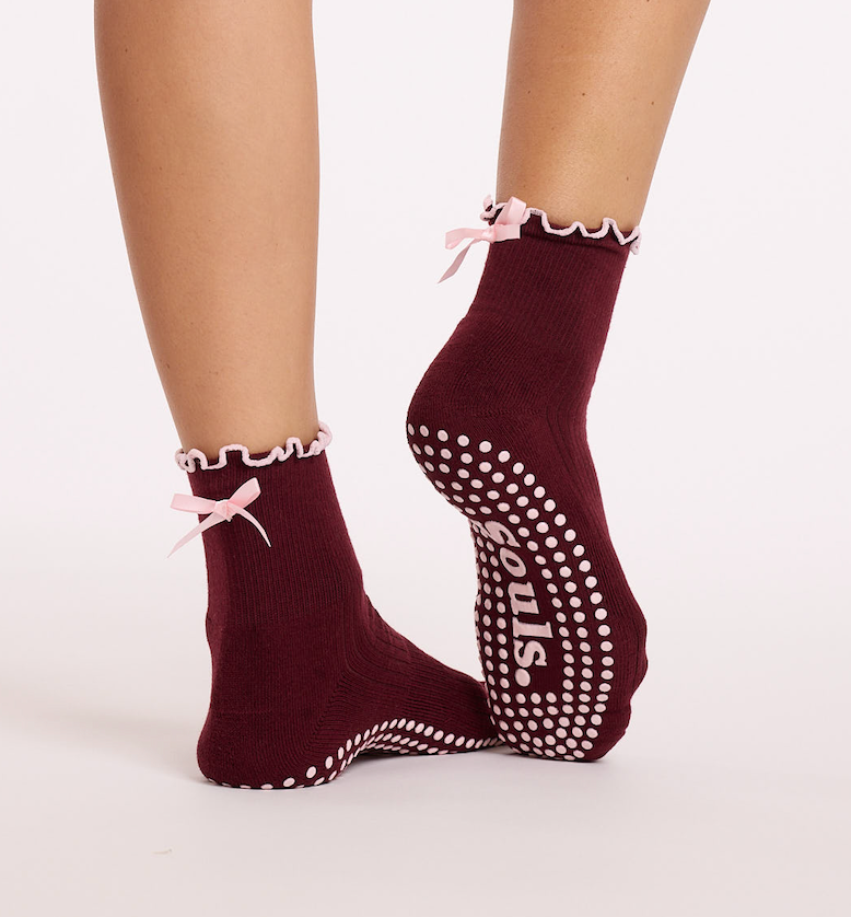 Chaussettes de fitness femme avec picots antidérapants. Essentielles pour la pratique du pilates et de la danse.