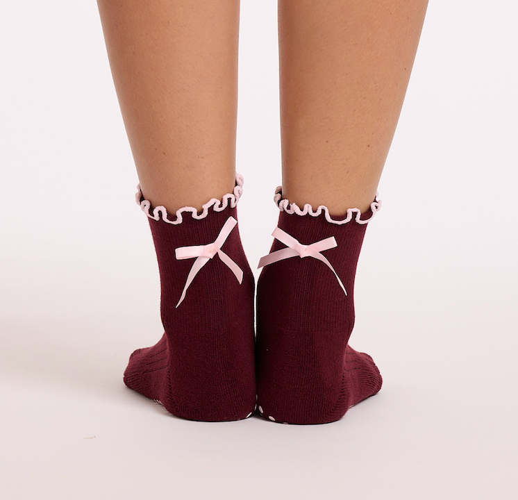 Chaussettes confortables pour femmes, antidérapantes pour tous les sports au sol : yoga, pilates, gym.
