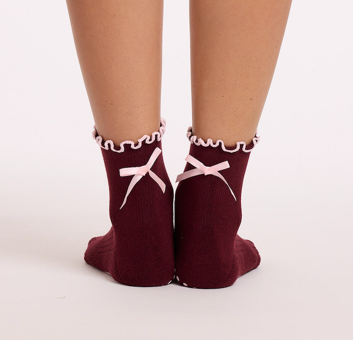 Chaussettes confortables pour femmes, antidérapantes pour tous les sports au sol : yoga, pilates, gym.