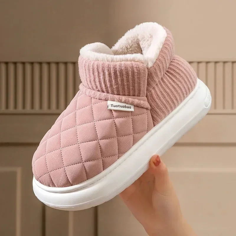 Pantoufles fourrées pour femmes, douces et chaudes, parfaites pour le cocooning en hiver.
