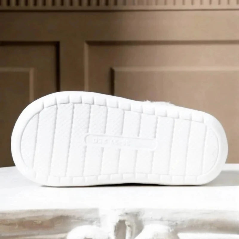 Chaussons antidérapants pour femmes, confortables et chauds, avec semelle sécurisée pour l'intérieur.