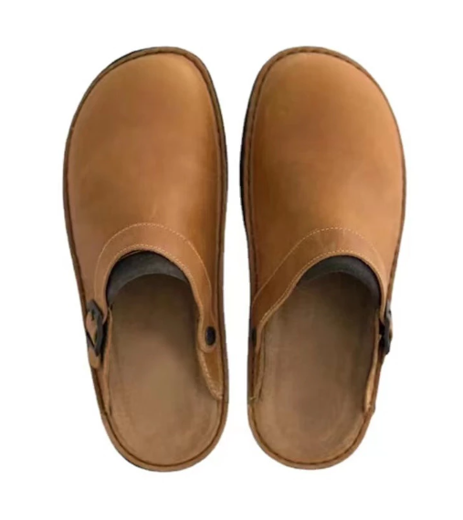 Chaussons d'intérieur femme, design souple et ergonomique pour un bien-être optimal à la maison.