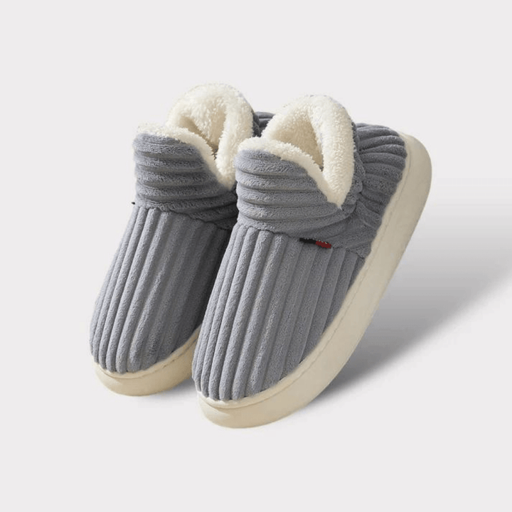 Chaussons femme avec semelle épaisse, confort supérieur et antidérapant.