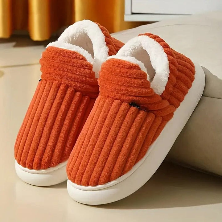 Pantoufles chaudes femme, design élégant, douceur et chaleur hiver.