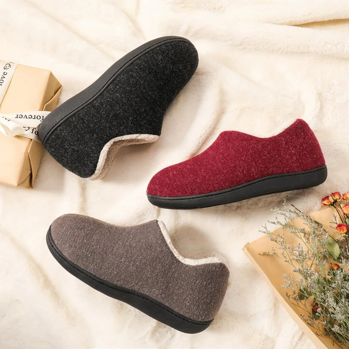 Chaussons confortables femme avec doublure laine, mousse à mémoire, semelle antidérapante pour l'hiver.