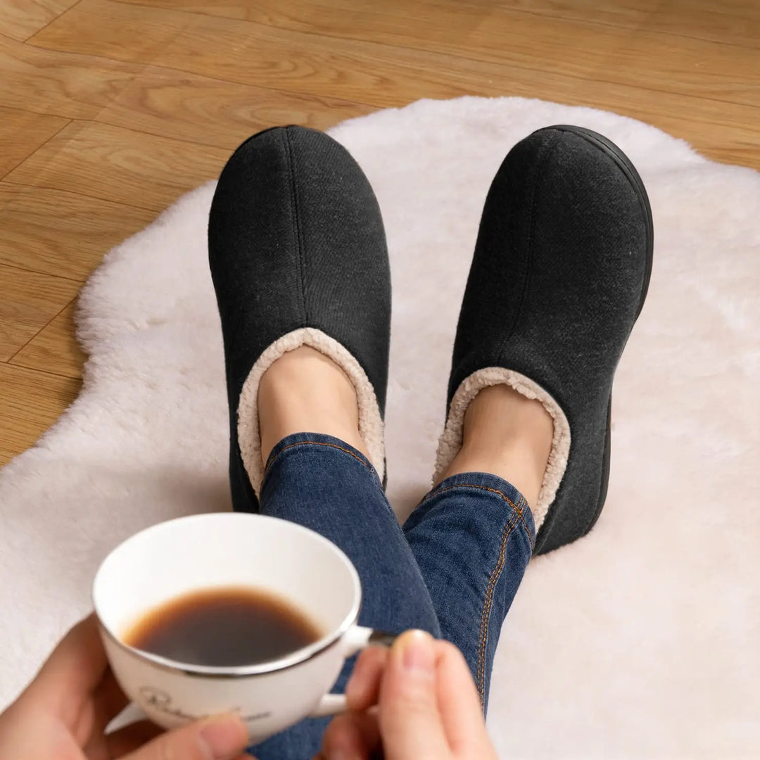 Chaussons doux femme, doublure laine, mousse à mémoire, idéaux pour rester au chaud à la maison.