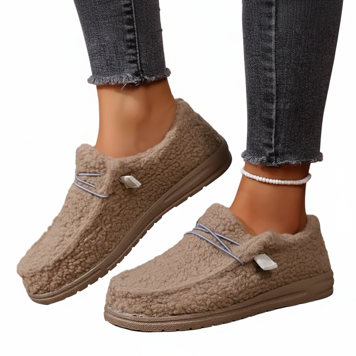 Chaussons femme ultra doux, parfaits pour le confort intérieur et extérieur. Douillets et chaleureux.