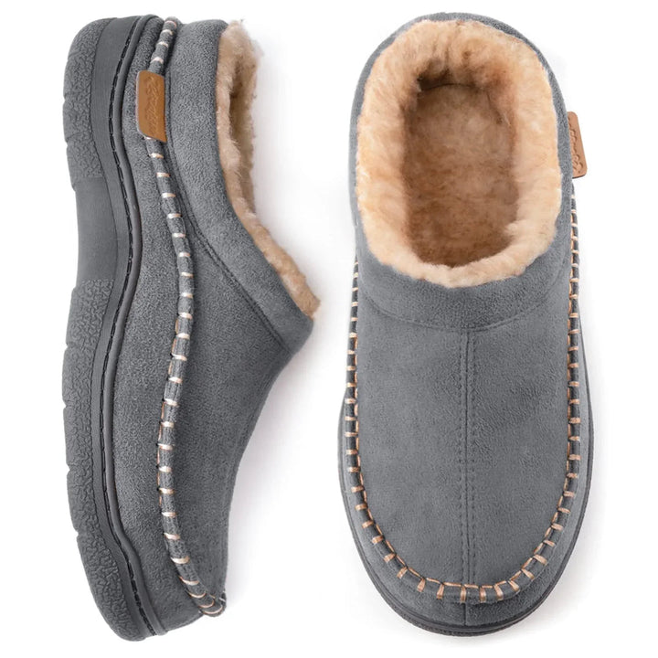 Chaussons homme doux et chauds avec doublure polaire pour confort hivernal à la maison. Idéal pour intérieur.