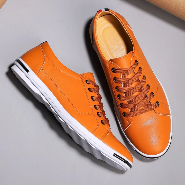 Chaussure basse homme noire, antidérapante et respirante, alliant confort léger et élégance.