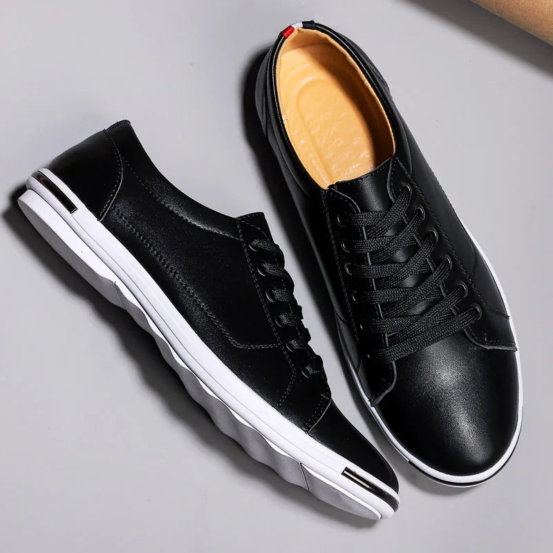 Chaussure basse homme marron, élégante et respirante, offrant un confort idéal au quotidien.