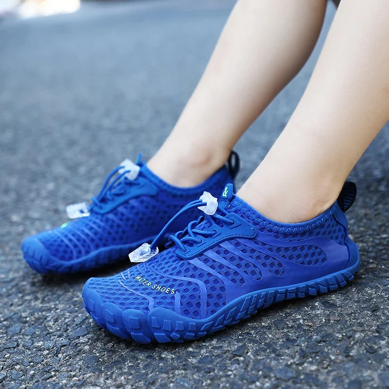 Chaussures aquatiques respirantes enfant garçons et filles, parfaites pour la plage d'été et la natation.
