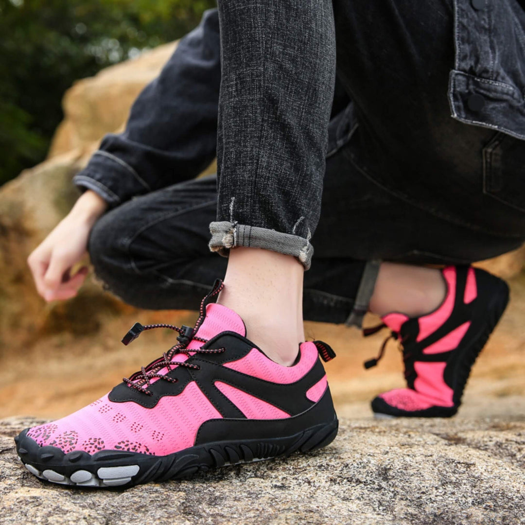 Chaussures d'eau légères et respirantes pour hommes et femmes, parfaites pour le confort extérieur et la marche.