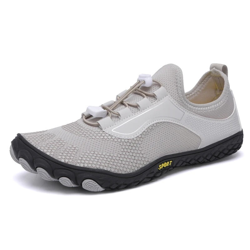 Chaussures de natation légères et souples pour le confort et la protection des pieds en milieu aquatique.