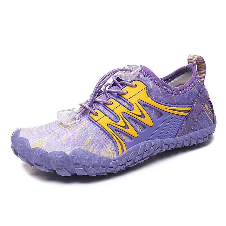 Chaussures aquatiques pieds nus respirantes pour enfants et femmes. Confort léger pour plage et piscine.