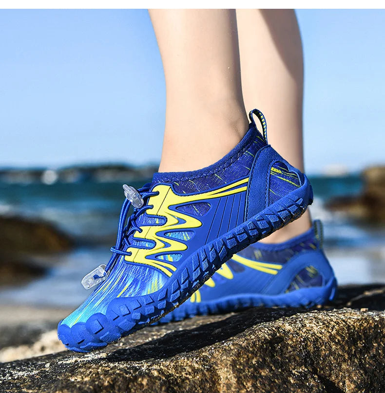 Chaussures pieds nus d'eau confortables. Idéales pour la piscine, la plage et les sports nautiques estivaux.