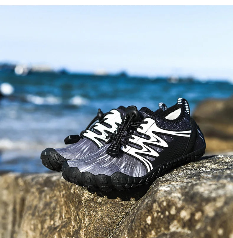 Chaussures d'eau pieds nus antidérapantes. Conçues pour l'été, le sport et la plage, offrant une sensation naturelle.