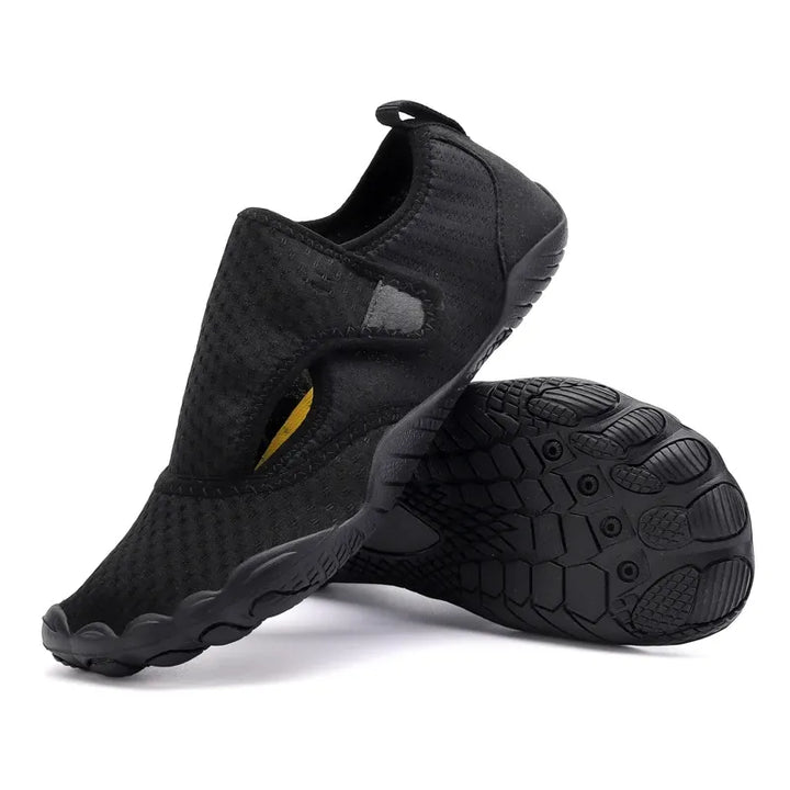 Protection confortable pieds nus avec ces chaussures aquatiques légères et antidérapantes pour toute la famille.