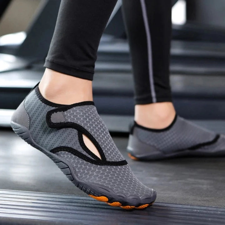 Chaussures aquatiques confort pieds nus pour adultes & enfants, parfaites pour l'eau et la plage.