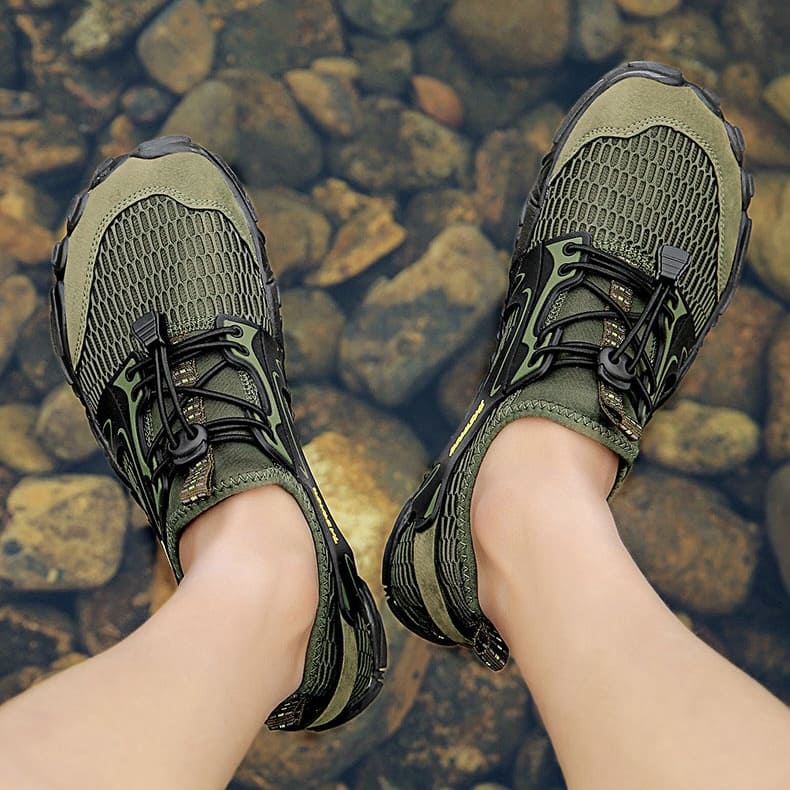 Chaussures aquatiques polyvalentes unisexe, séchage rapide, pour plage, baignade, et sentiers humides.