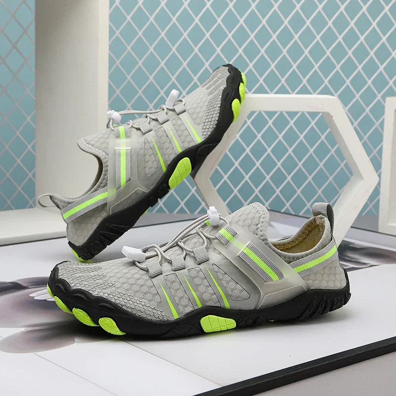 Chaussures aquatiques confortables pour hommes et femmes, idéales sports aquatiques, plage, natation et extérieur.