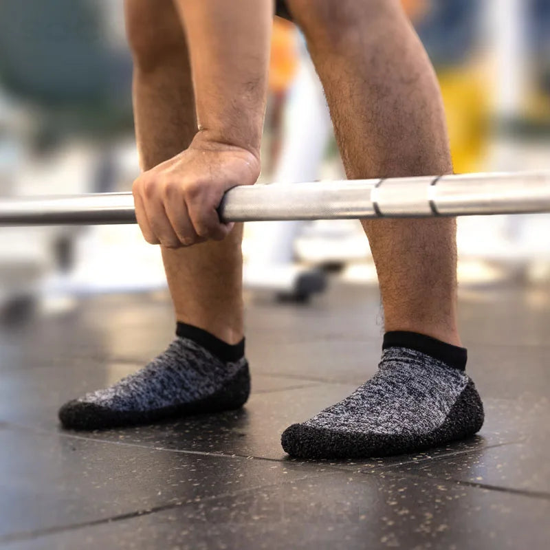 Design pieds nus élégant, idéal pour la plage, la natation et les sports nautiques.