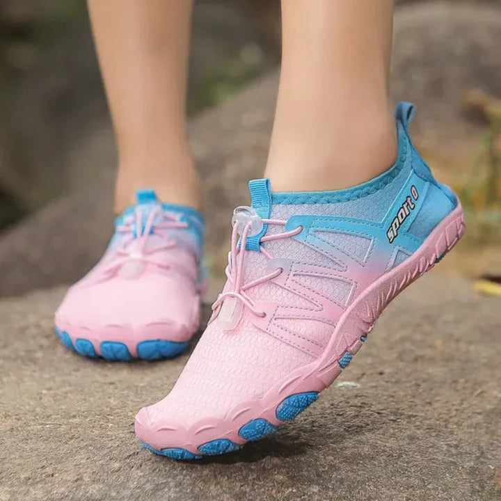 Chaussures pieds nus aquatiques unisexes respirantes pour plage et randonnée, offrant confort et séchage rapide.