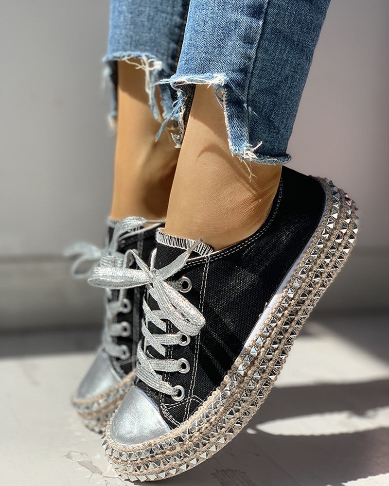 Chaussures décontractées femmes, orthopédiques, assurant une bonne posture et un confort supérieur pour le quotidien.