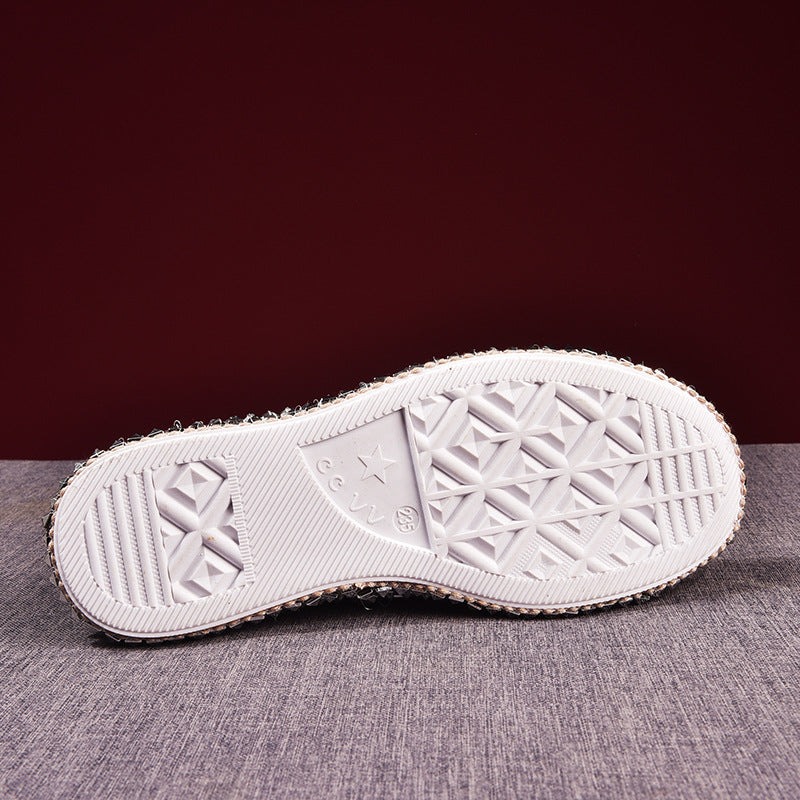 Chaussures femmes orthopédiques antidérapantes, design élégant, offrant un confort optimal pour la marche.