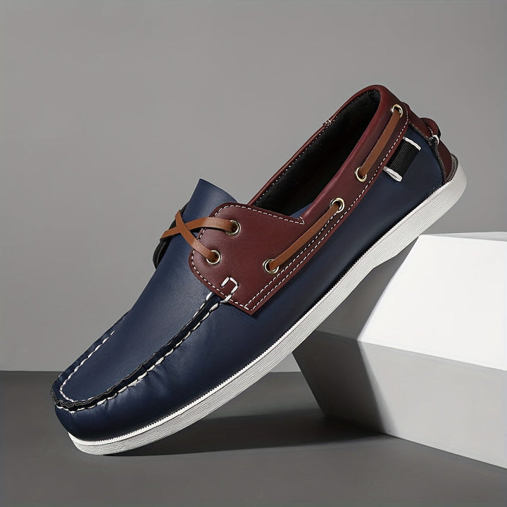 Chaussures bateau homme, robustes et confortables. Style nautique élégant, parfaites pour toutes occasions.