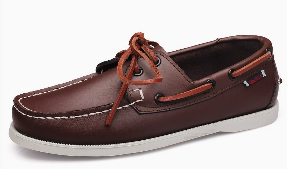 Chaussures bateau homme, robustes et confortables. Style nautique élégant, parfaites pour toutes occasions.