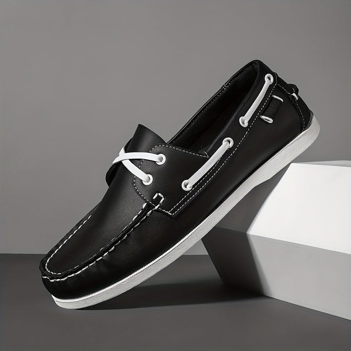 Chaussures bateau homme, robustes et confortables. Style nautique élégant, parfaites pour toutes occasions.