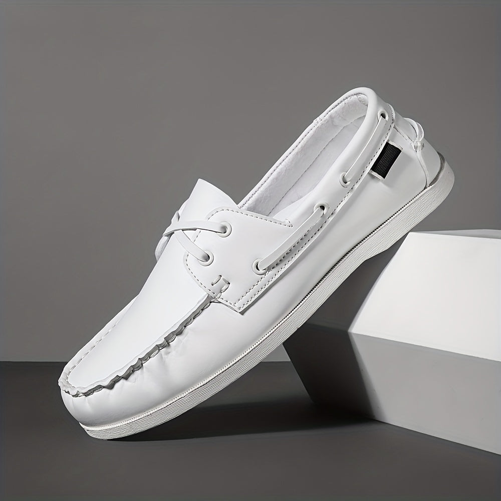 Chaussures bateau homme, robustes et confortables. Style nautique élégant, parfaites pour toutes occasions.