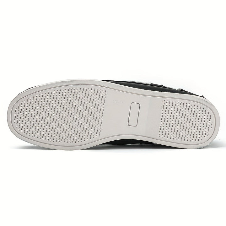 Chaussures bateau homme, robustes et confortables. Style nautique élégant, parfaites pour toutes occasions.