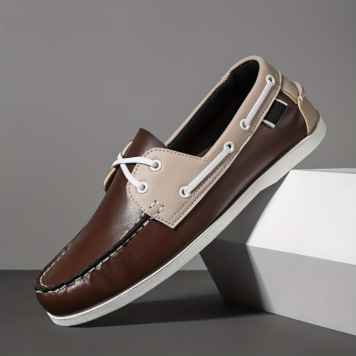 Chaussures bateau homme, robustes et confortables. Style nautique élégant, parfaites pour toutes occasions.