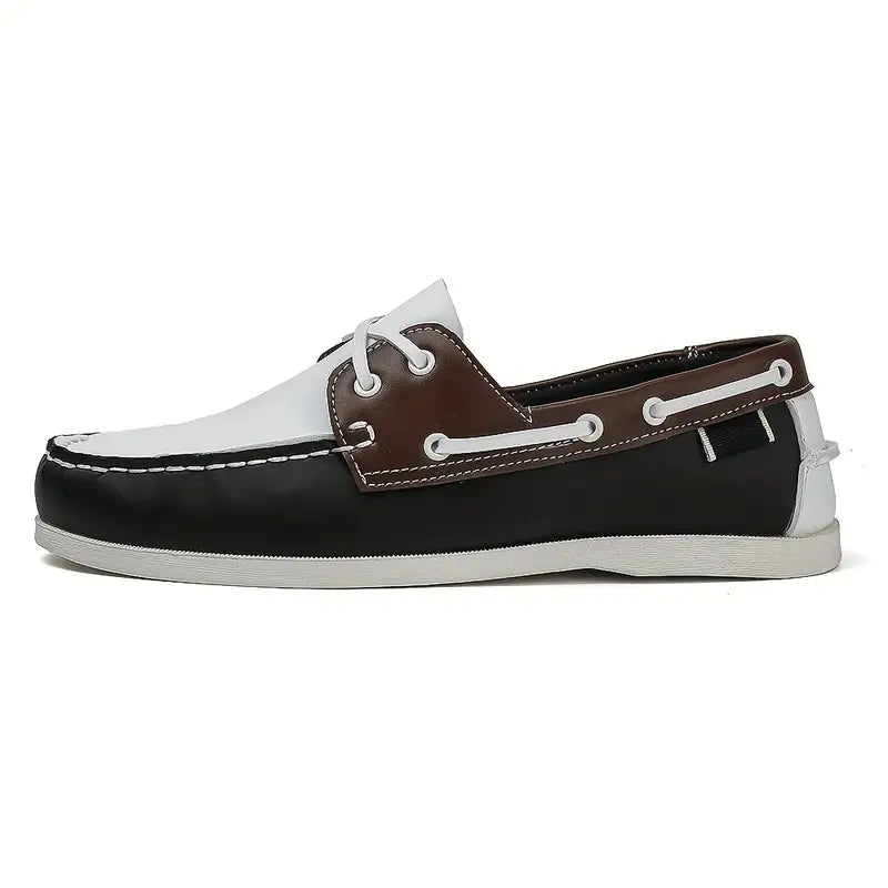 "Chaussures bateau rétro homme en cuir brun clair avec semelle moelleuse, design classique pour confort et élégance."