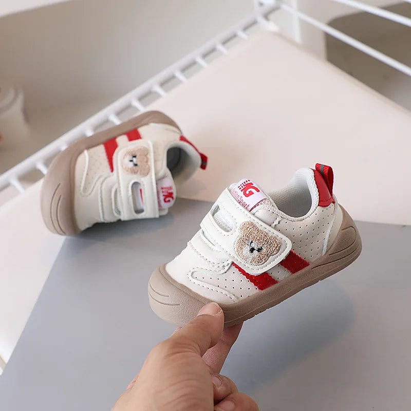 Chaussures bébé souples et ergonomiques, pointures 16-25. Design tendance, confort optimal.