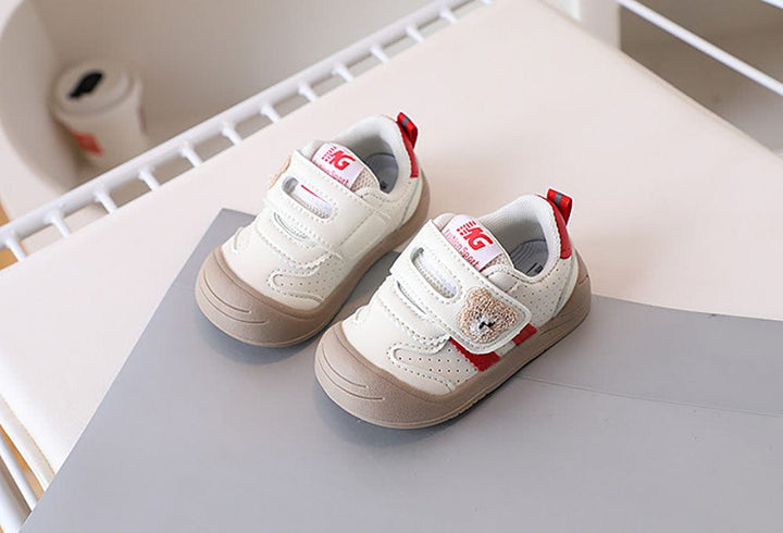 Chaussures bébé souples et ergonomiques, pointures 16-25. Design tendance, confort optimal.